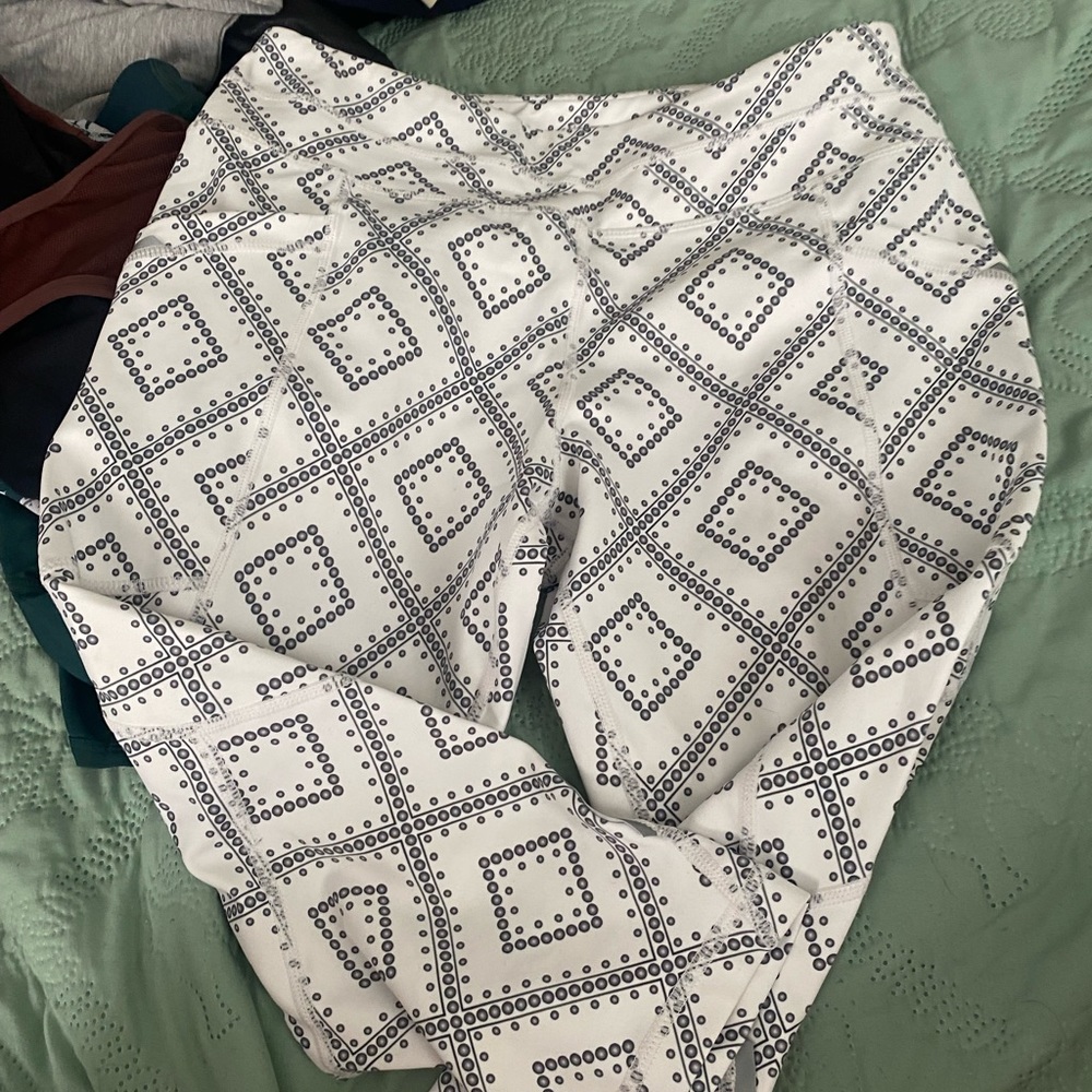 Break Free Capris-Senita Size Medium POCKETS